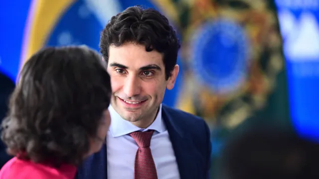 BC está pilotando a politica monetária pensando em patamar contracionista, diz Galípolo bc-esta-pilotando-a-politica-monetaria-pensando-em-patamar-contracionista,-diz-galipolo