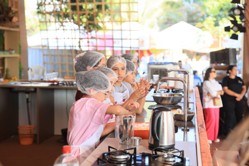 Chefinhos de Taquaruçu reúne crianças em experiência gastronômica no Cozinha Show chefinhos-de-taquarucu-reune-criancas-em-experiencia-gastronomica-no-cozinha-show